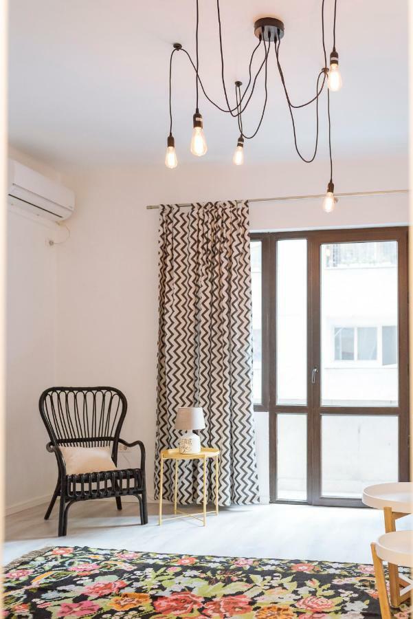 City Center - Quinet Large Apartment บูคาเรสต์ ภายนอก รูปภาพ