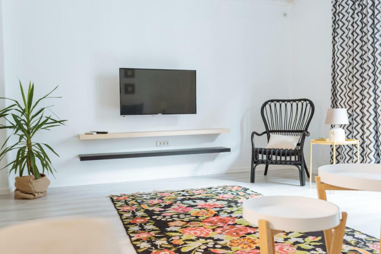 City Center - Quinet Large Apartment บูคาเรสต์ ภายนอก รูปภาพ