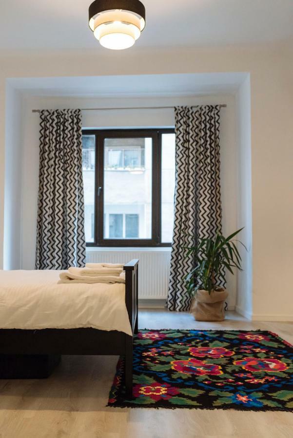 City Center - Quinet Large Apartment บูคาเรสต์ ภายนอก รูปภาพ