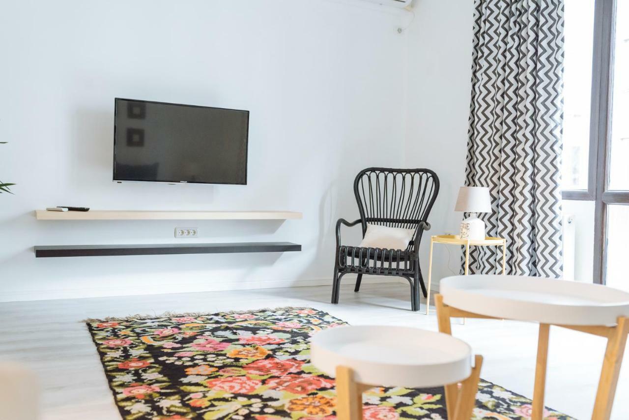 City Center - Quinet Large Apartment บูคาเรสต์ ภายนอก รูปภาพ