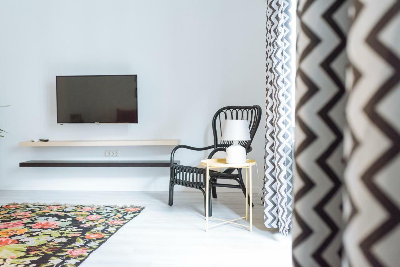 City Center - Quinet Large Apartment บูคาเรสต์ ภายนอก รูปภาพ